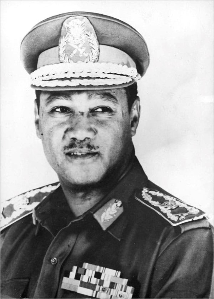 Sudanski predsjednik Jafar Nimeiri posjetio je Pulu 1970. i obišao Uljanik gdje su građeni njihovi teretni brodovi
